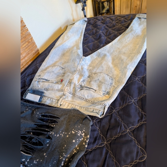 (Levi's) RE/DONE VINTAGE CROP RELAXED SUMMER BLUE JEANS WITH HIGH WAIST - Picture 16 of 16